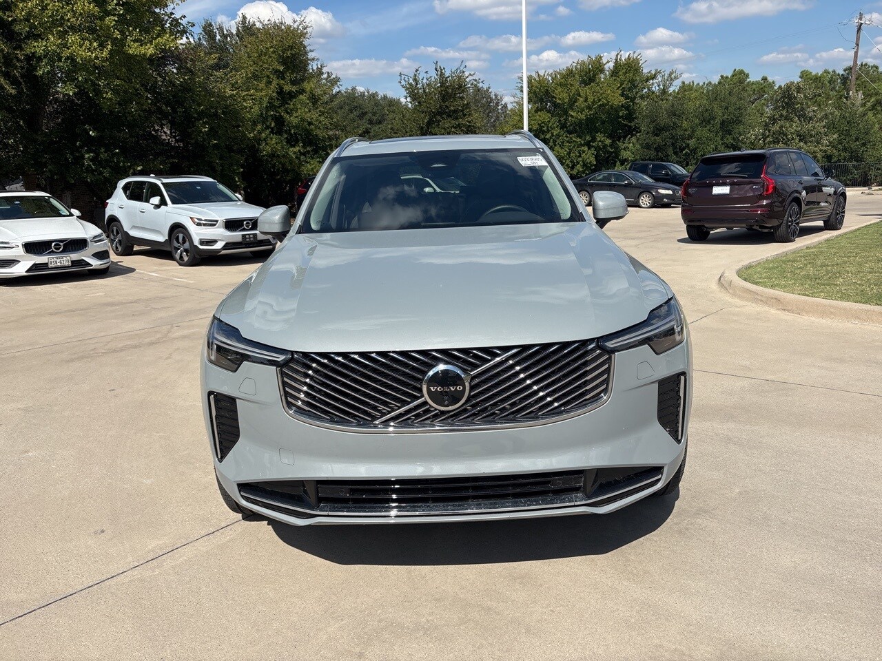 2025 Volvo XC90 Plus photo 2
