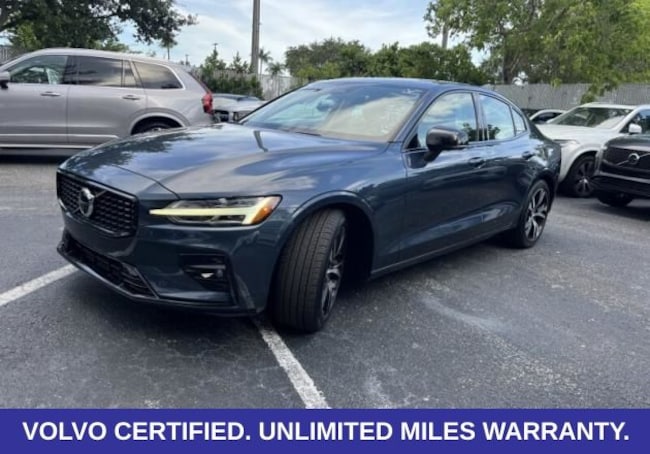 2024 Volvo S60 B5 Plus Dark Theme Sedan