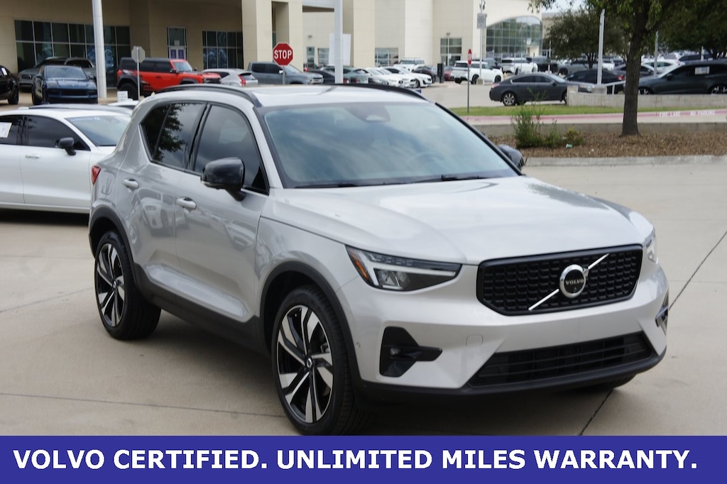 Certified 2025 Volvo XC40 B5 Plus Dark Theme SUV