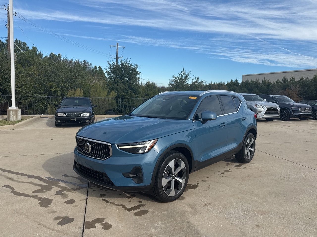 2023 Volvo XC40 Plus