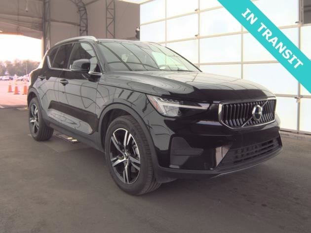 2025 Volvo XC40's photo