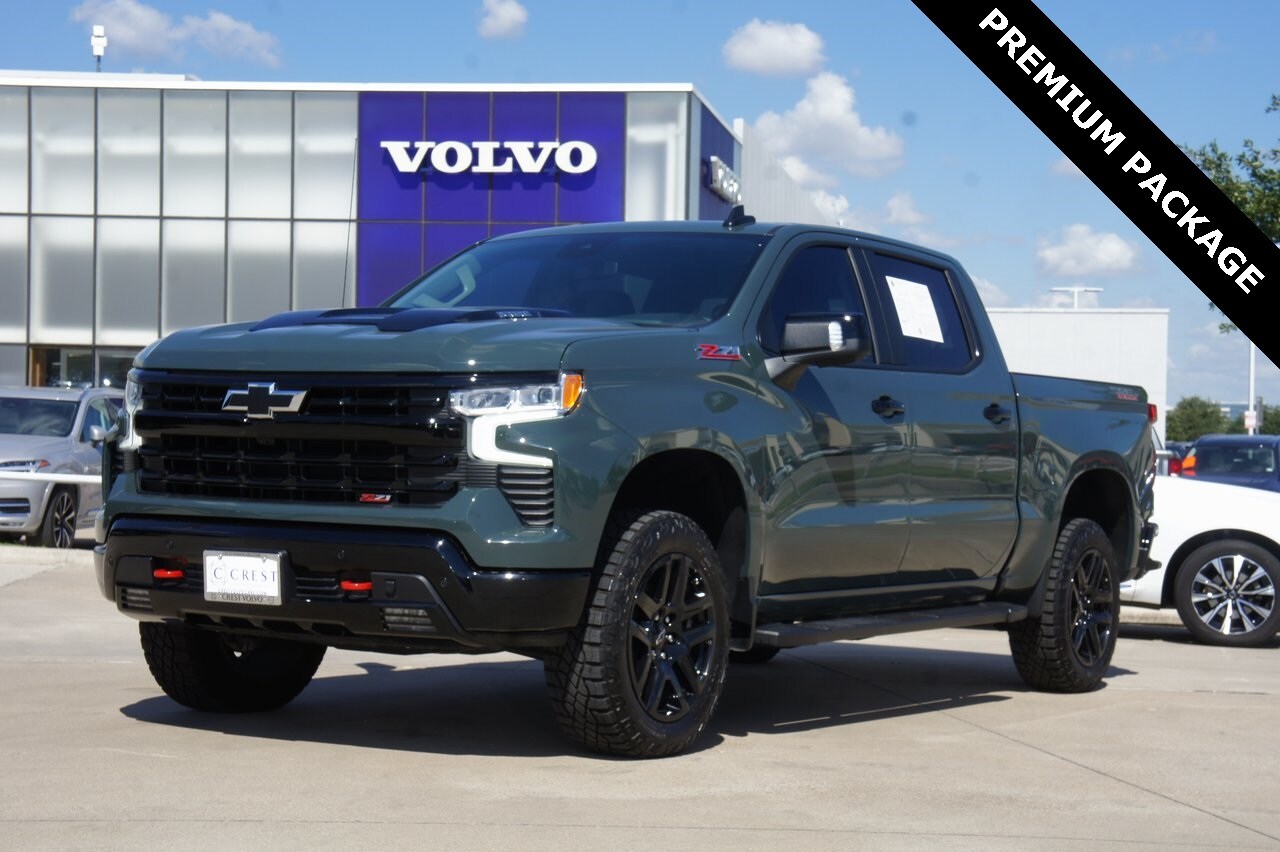 2025 Chevrolet Silverado 1500 LT Trail Boss photo 2