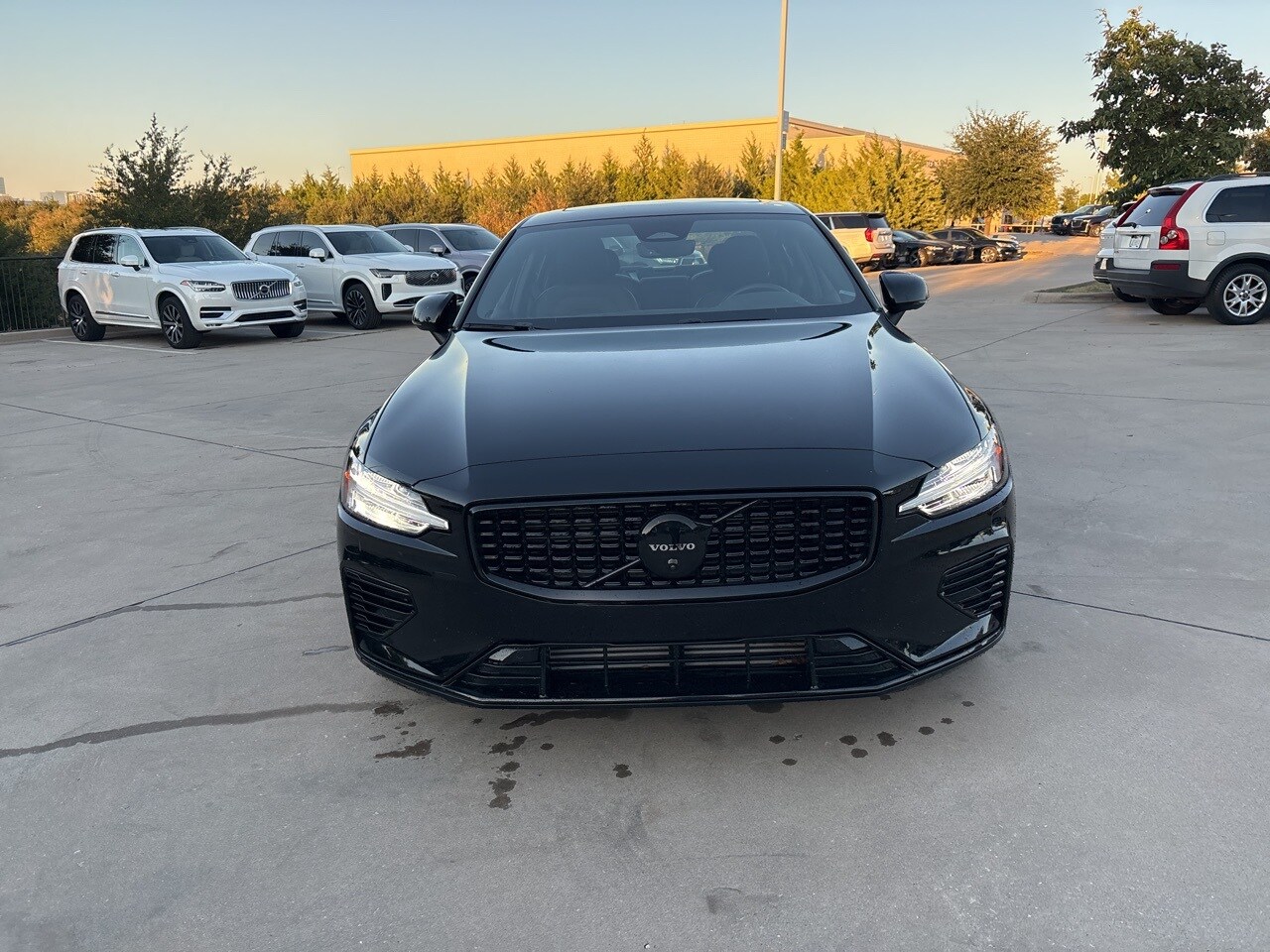 2024 Volvo S60 Recharge T8 Plus Black Edition photo 2