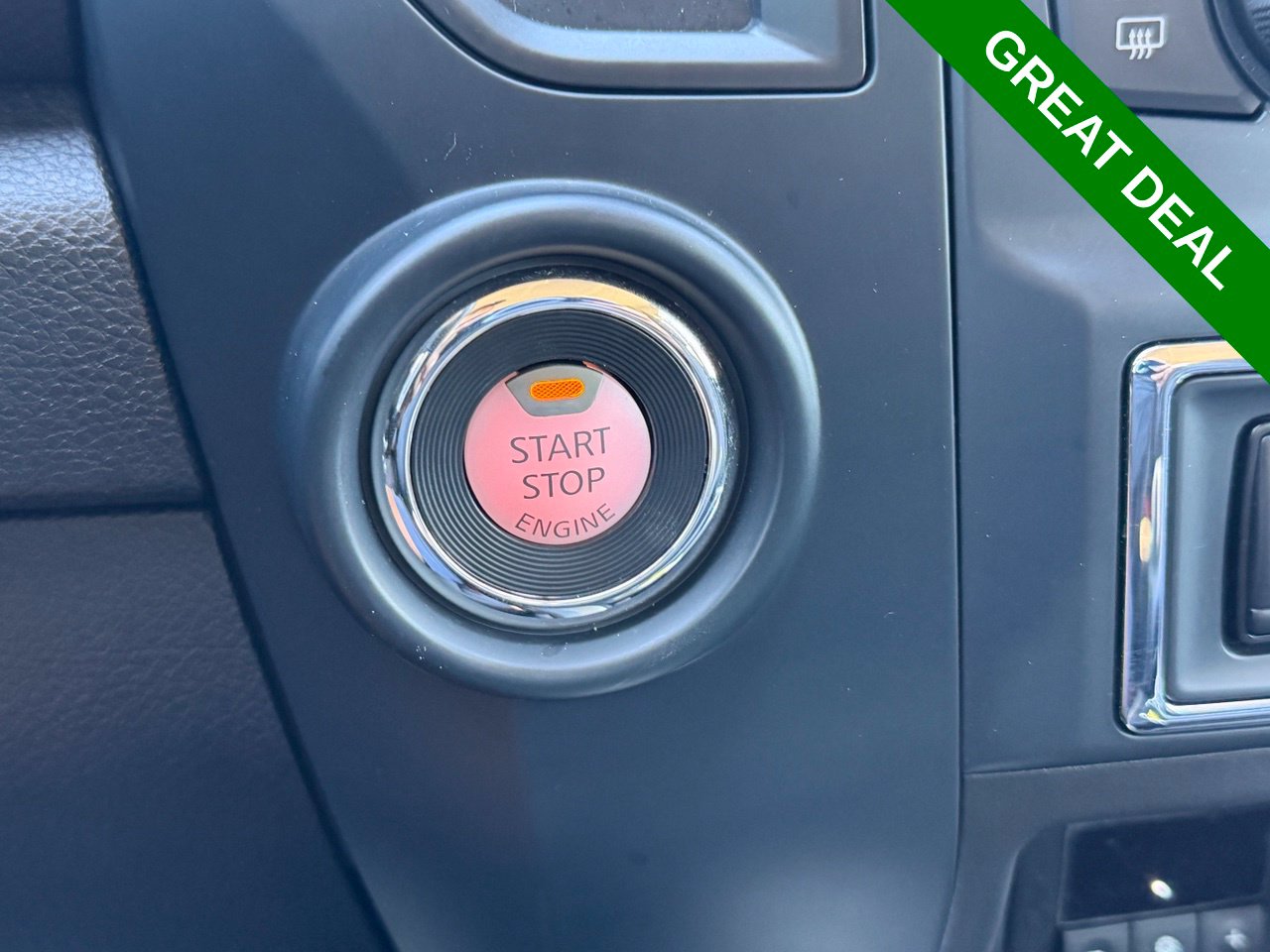 2024 Nissan Titan SV - Photo 26