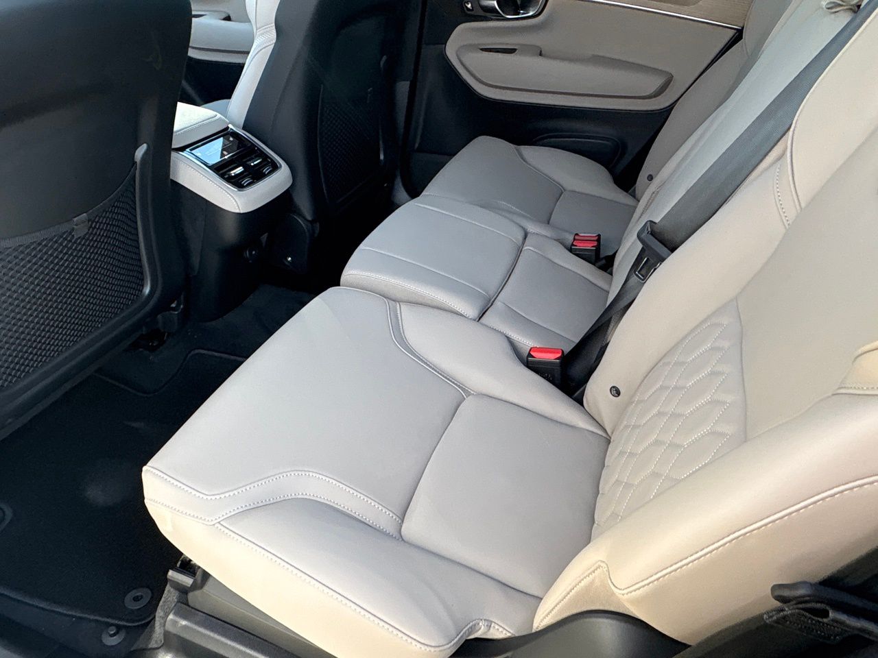2026 Volvo XC90 Plus - Photo 22
