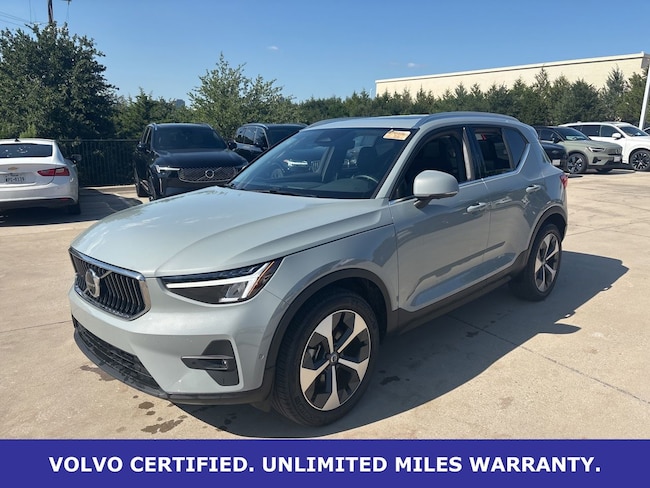 2025 Volvo XC40 B5 Plus Bright AWD's photo