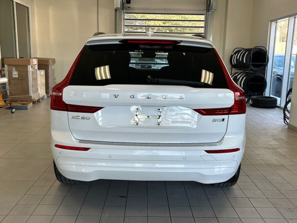 Used 2022 Volvo XC60 B5 Momentum SUV