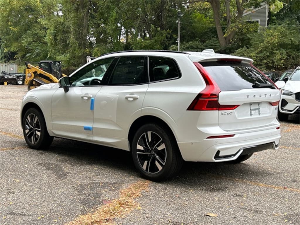 New 2026 Volvo XC60 B5 Plus SUV
