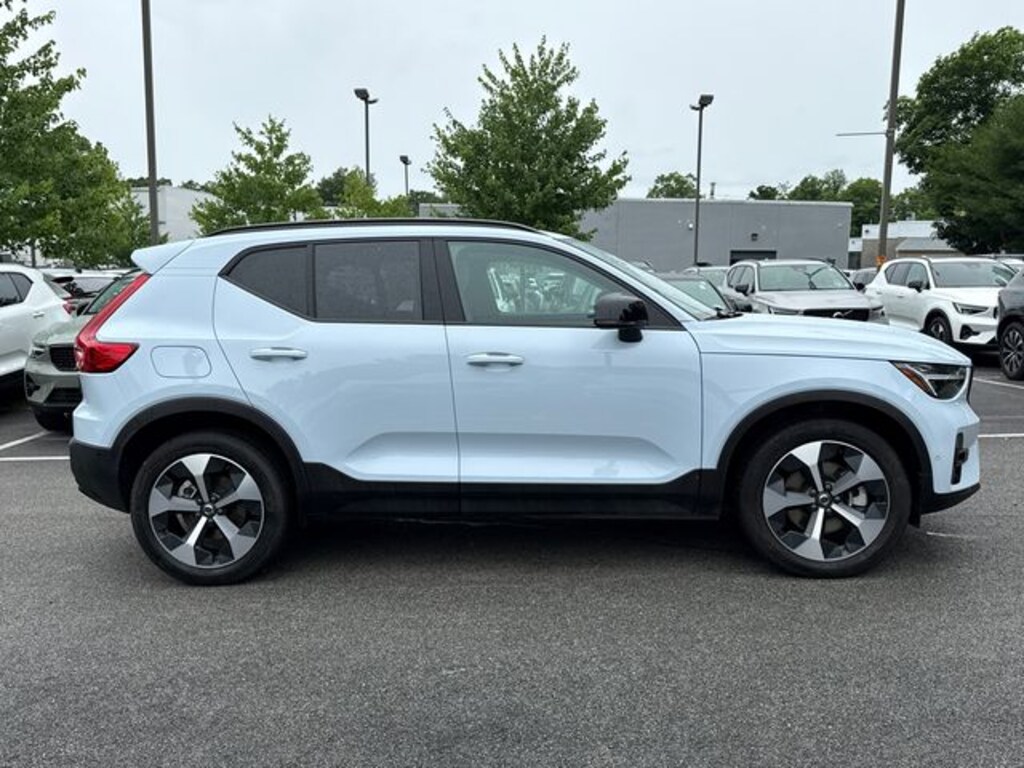 Used 2026 Volvo XC40 B5 Plus SUV