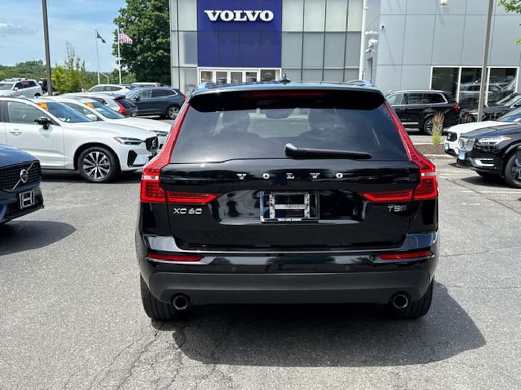 Used 2019 Volvo XC60 T5 Momentum SUV