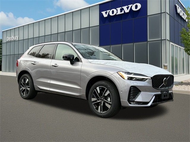 2026 Volvo XC60 Plus's photo