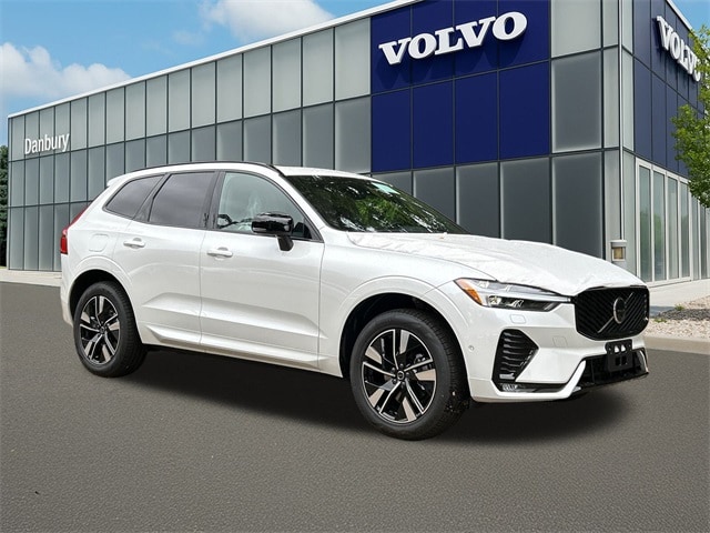 2026 Volvo XC60 Plus's photo