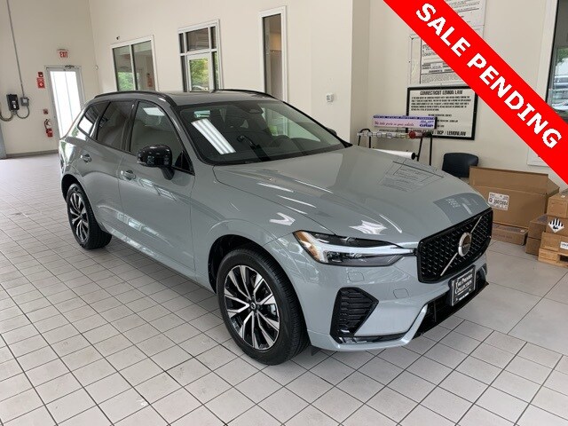 2025 Volvo XC60 B5 Core photo 3