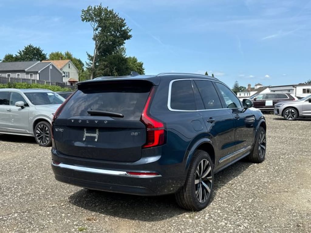 New 2026 Volvo XC90 B5 Core SUV
