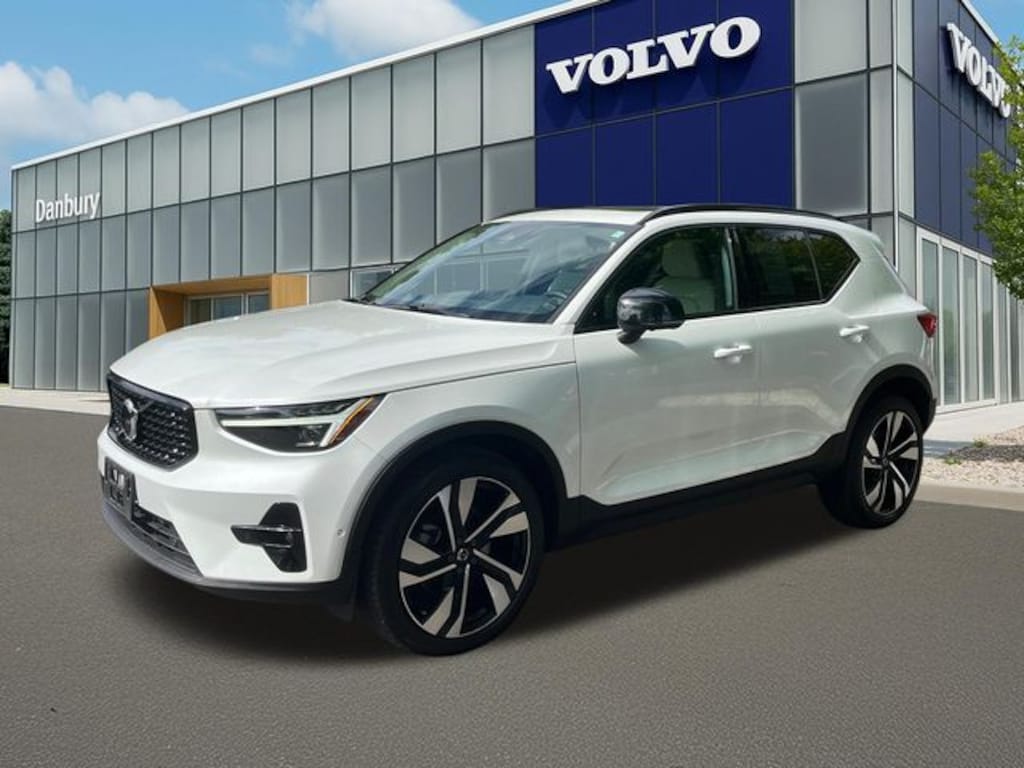 Used 2023 Volvo XC40 Ultimate SUV