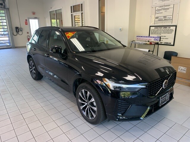 2025 Volvo XC60 B5 Plus photo 3
