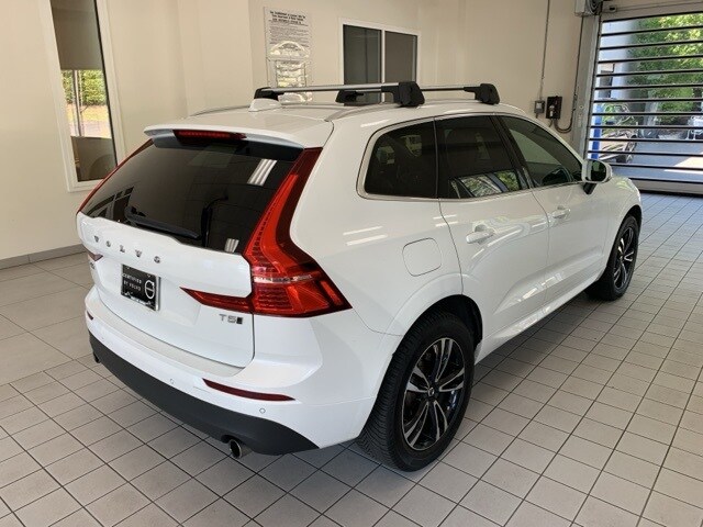 2020 Volvo XC60 T5 Momentum photo 4