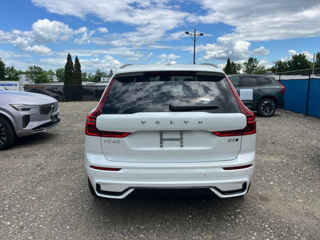 New 2026 Volvo XC60 B5 Plus SUV