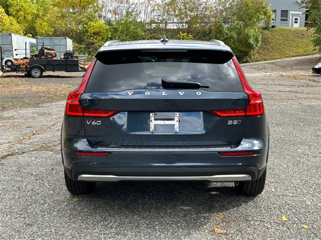 New 2026 Volvo V60 Cross Country B5 Ultra Wagon