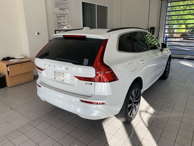2023 Volvo XC60 B5 Core photo 4