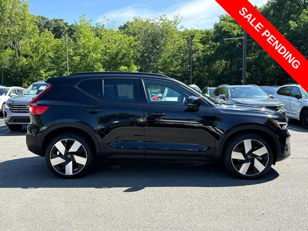 Used 2023 Volvo XC40 Recharge Pure Electric Twin Plus SUV