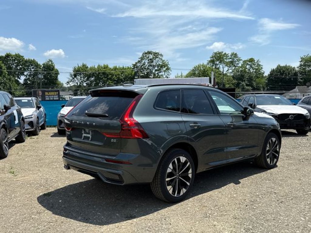 New 2026 Volvo XC60 B5 Plus SUV