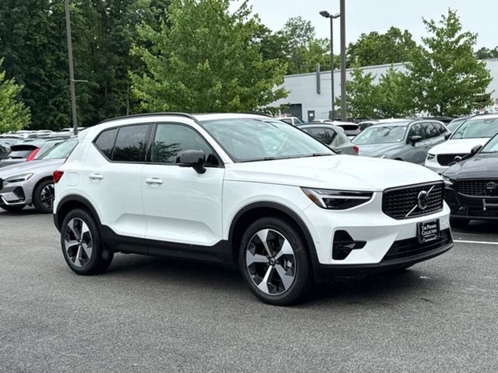 Used 2026 Volvo XC40 B5 Plus SUV
