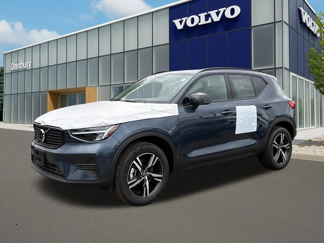 Volvo XC40 Inventory CT | Volvo Cars Danbury