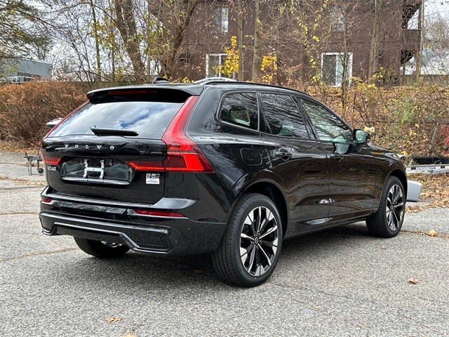 2026 Volvo XC60 B5 Plus photo 2