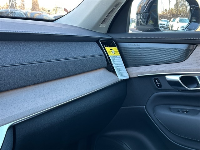 2026 Volvo XC90 Plus - Photo 16