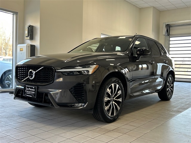 2025 Volvo XC60 Plus's photo