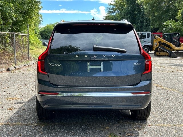 2026 Volvo XC90 Plus photo 3