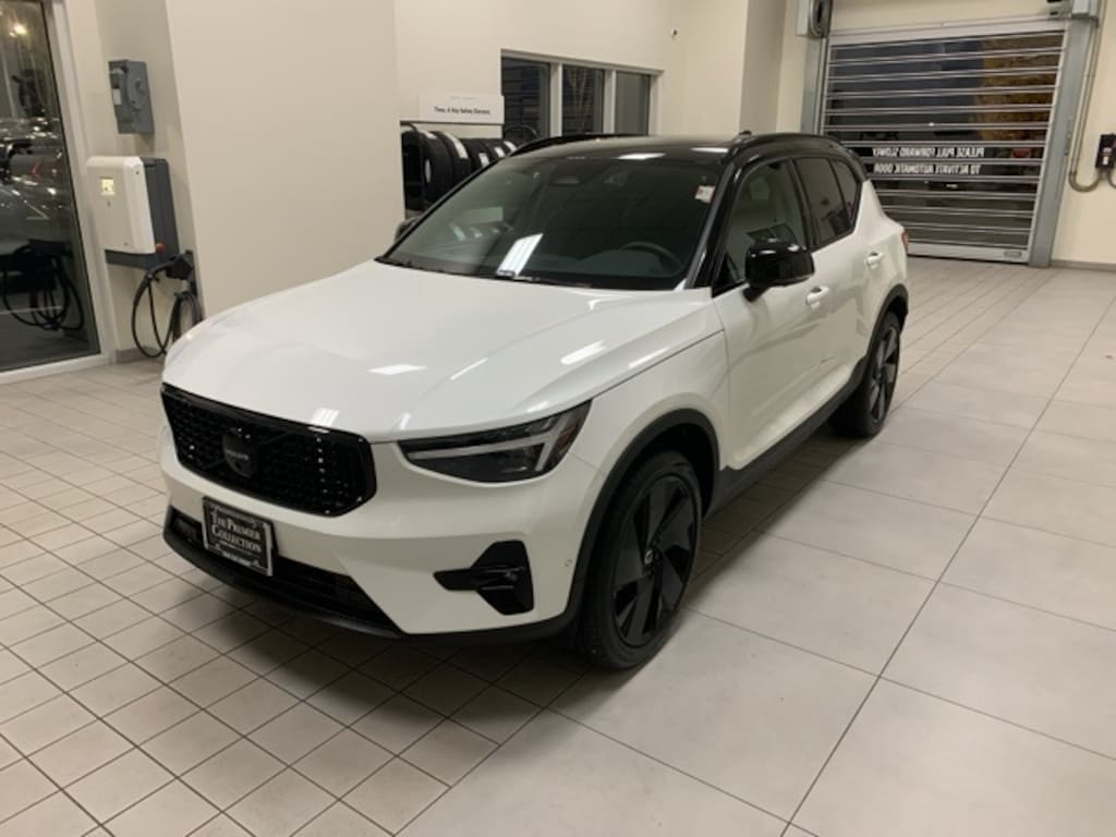 Used 2026 Volvo XC40 B5 Ultra Black Edition SUV