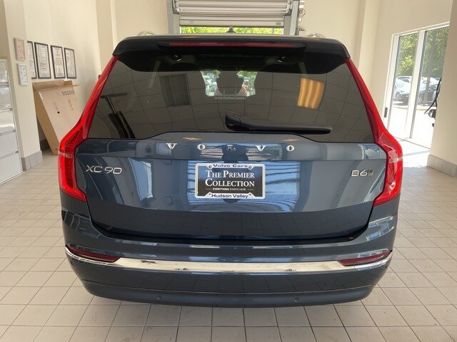 2023 Volvo XC90 AWD Plus photo 2
