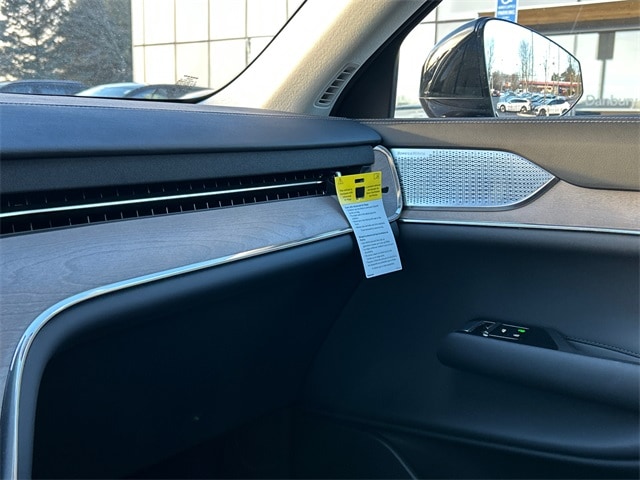 2025 Volvo EX90 Ultra - Photo 17