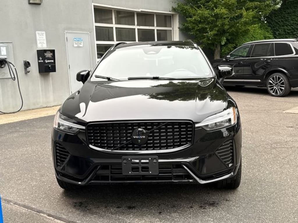 Certified 2025 Volvo XC60 plug-in hybrid T8 Ultra Black Edition SUV