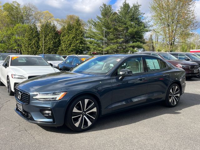 2022 Volvo S60 Momentum
