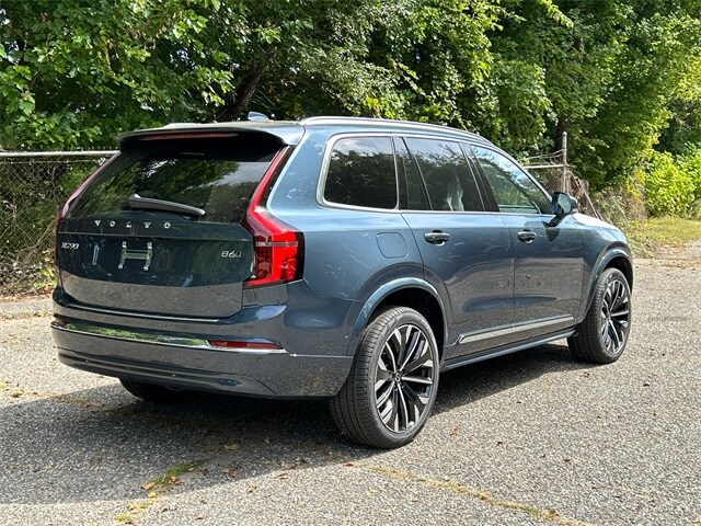 2026 Volvo XC90 Plus photo 2