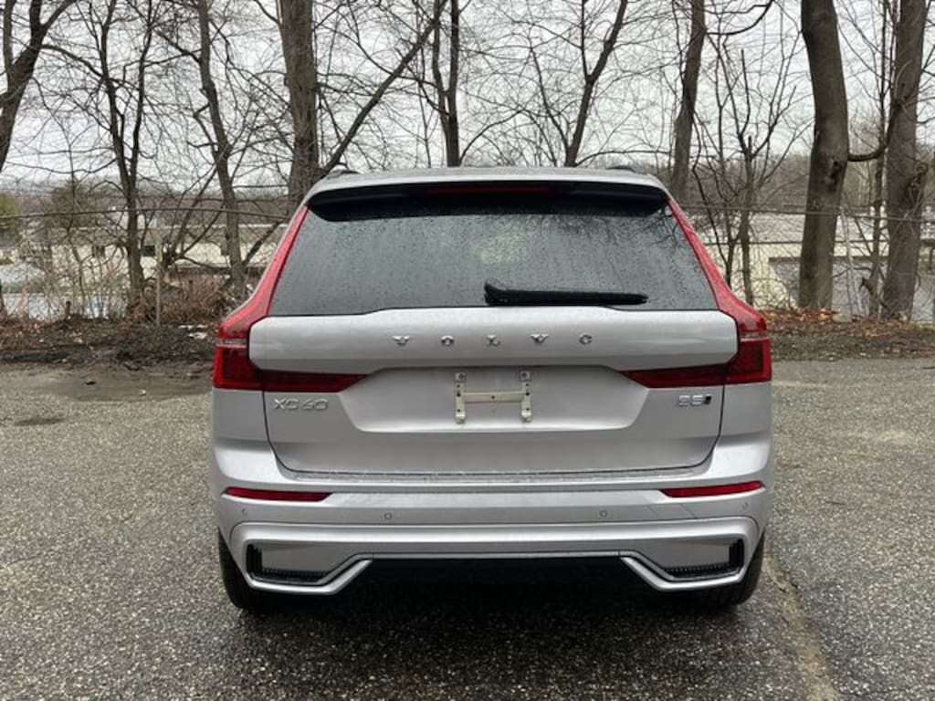 New 2026 Volvo XC60 B5 Plus SUV