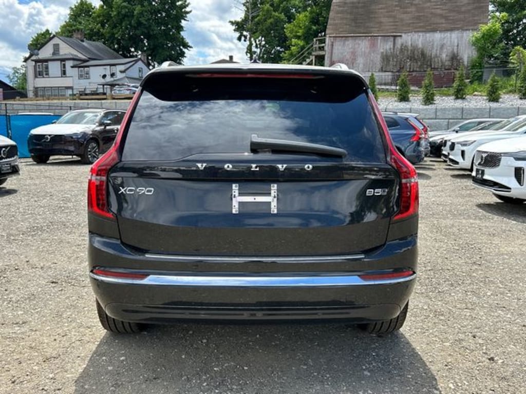 New 2026 Volvo XC90 B5 Core SUV