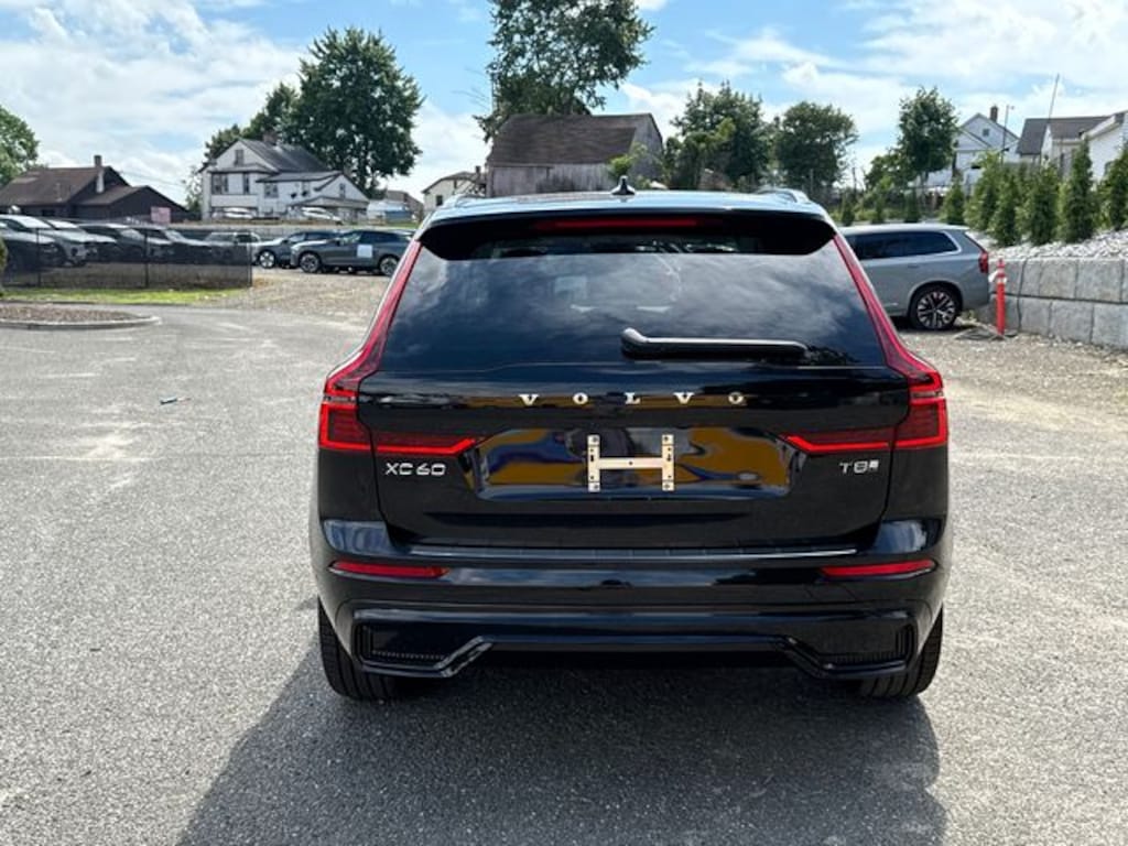 New 2026 Volvo XC60 plug-in hybrid T8 Ultra SUV