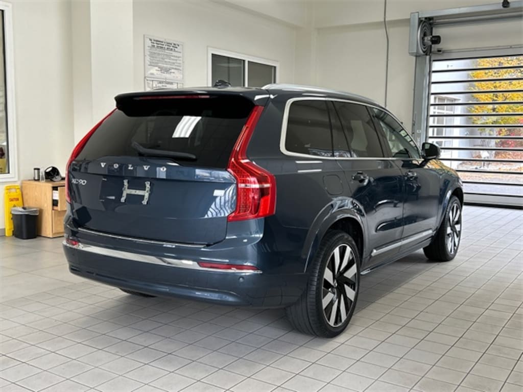 Certified 2024 Volvo XC90 plug-in hybrid T8 Plus Bright Theme 7 Passenger SUV