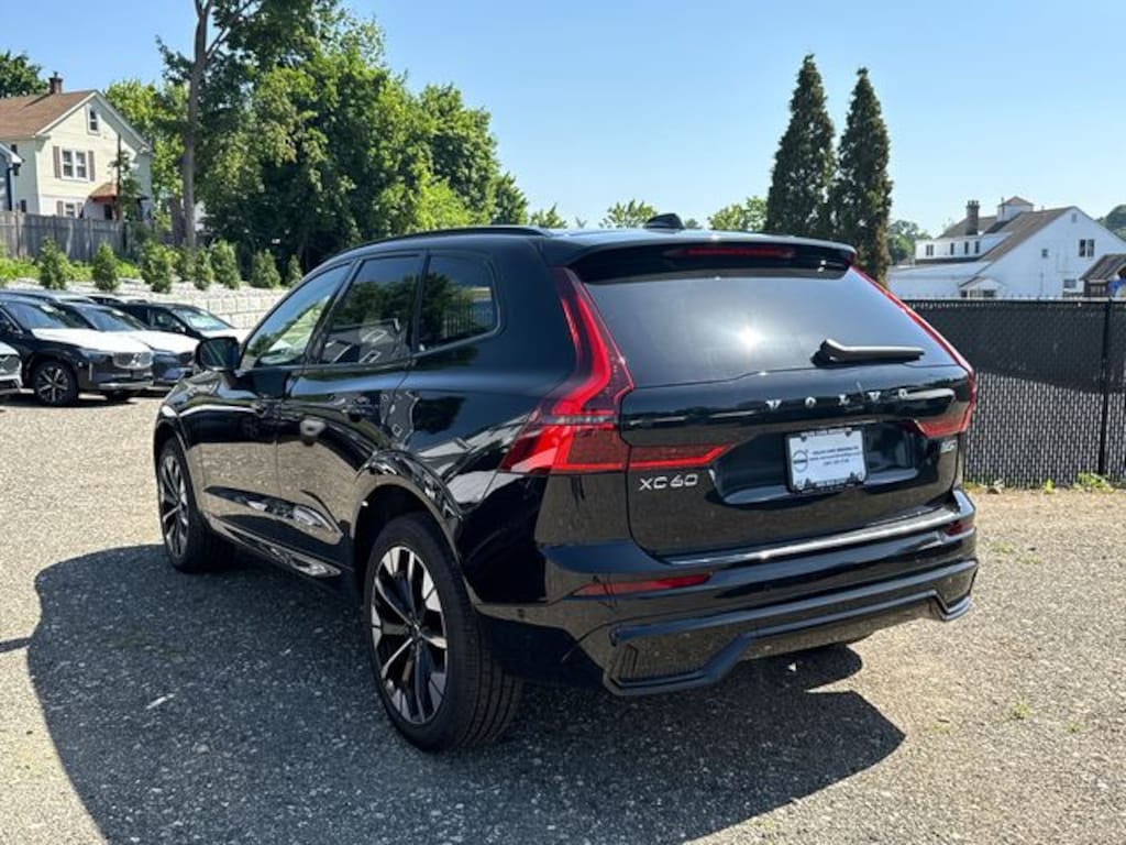 New 2026 Volvo XC60 B5 Plus SUV
