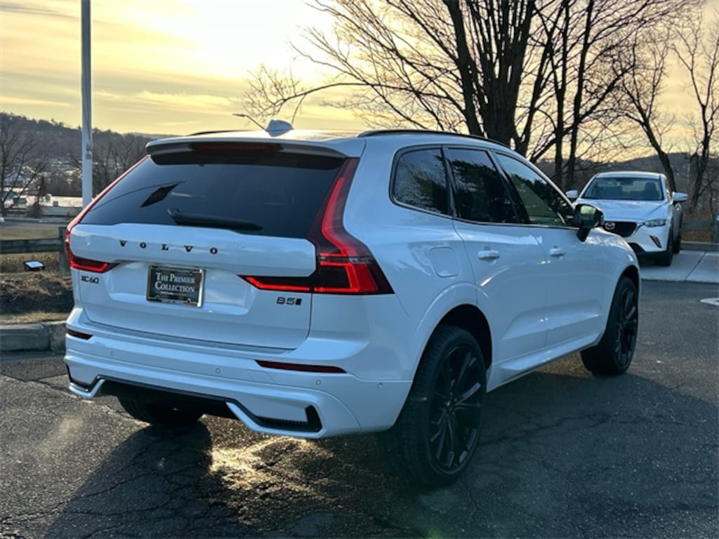 New 2026 Volvo XC60 B5 Ultra Black Edition SUV