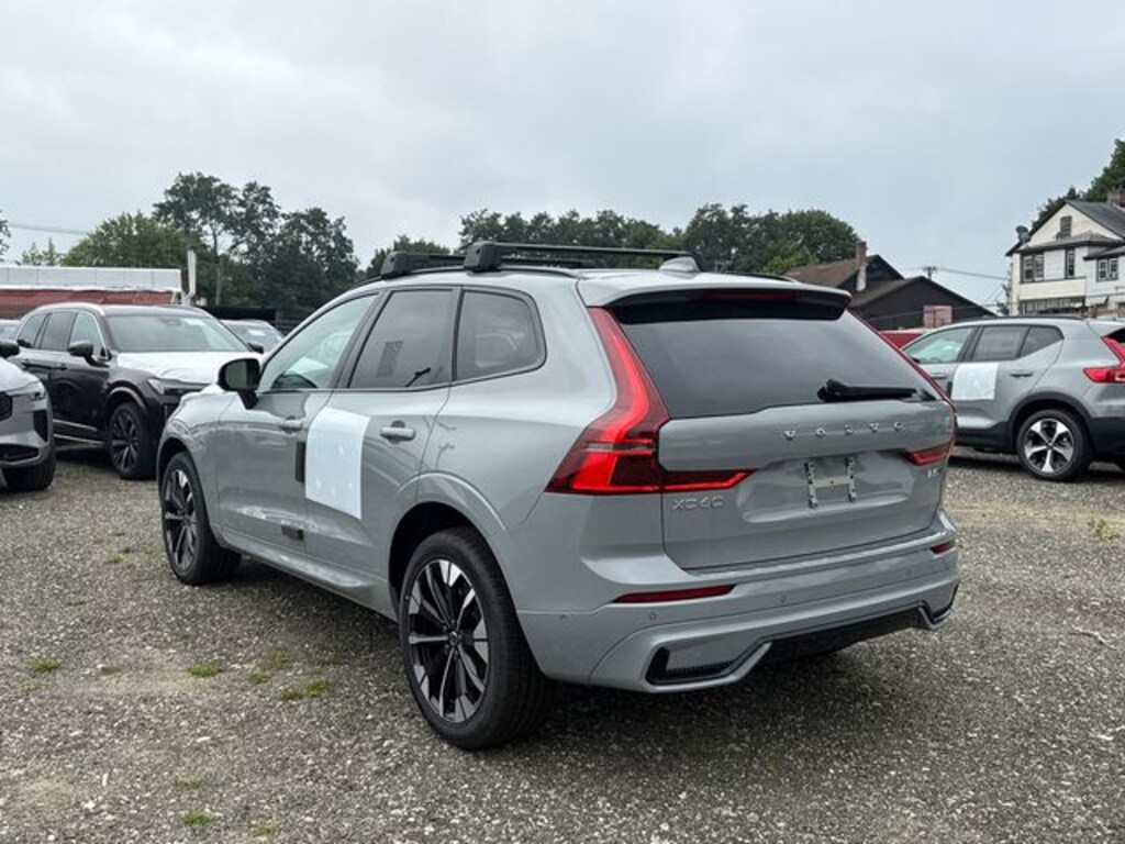 New 2026 Volvo XC60 B5 Plus SUV