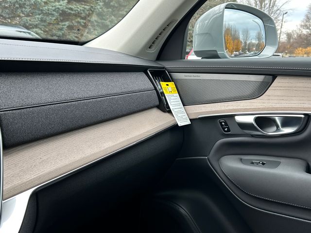 2026 Volvo XC90 Plus - Photo 17