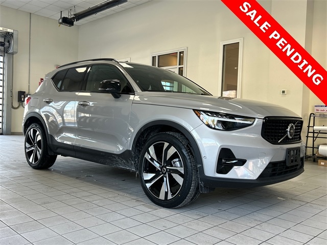 2025 Volvo XC40 Plus's photo