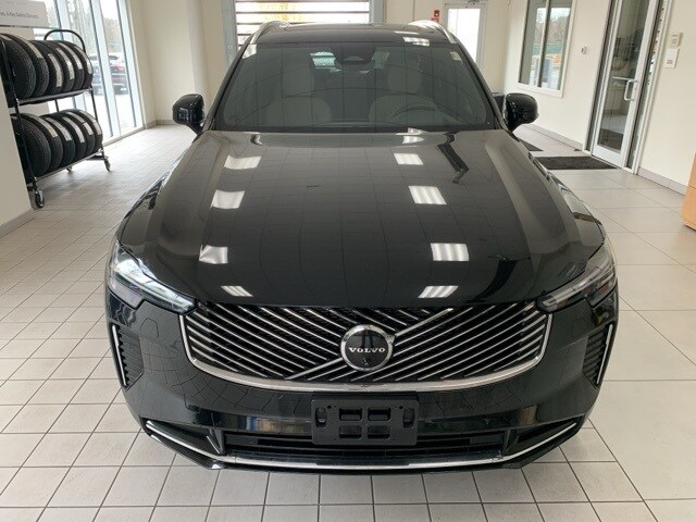 2025 Volvo XC90 Plus photo 2