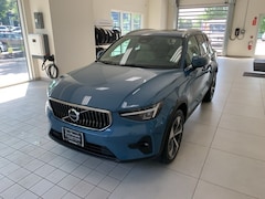2023 Volvo XC40 B5 Plus Bright Theme SUV
