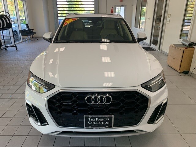 2022 Audi Q5 45 S line Premium Plus photo 2